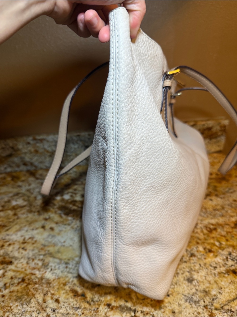 Michael Kors Cream Leather Shoulder Tote with Gold Logo - Picture 4 of 7